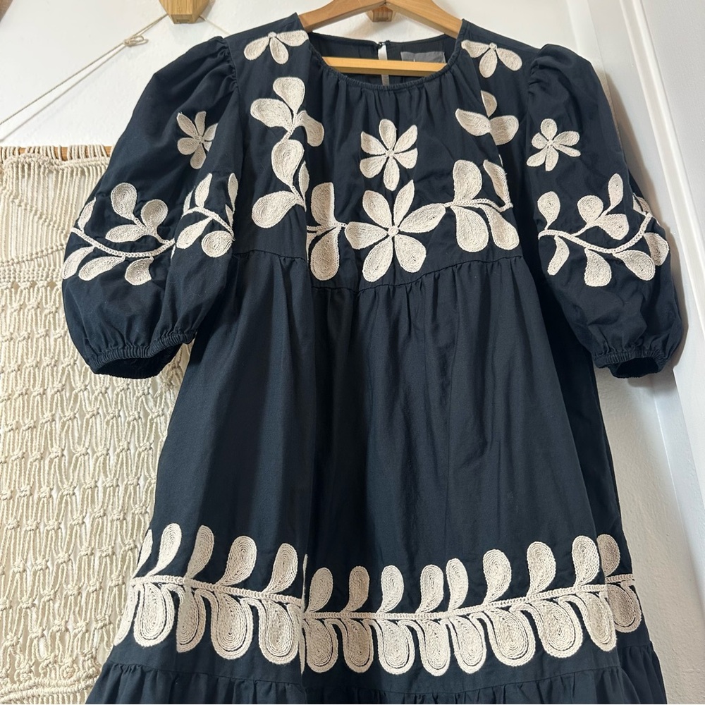 Anthropologie Embroidered Puff-Sleeve Midi Black Cream Sold Out Dress Medium - Picture 4 of 14